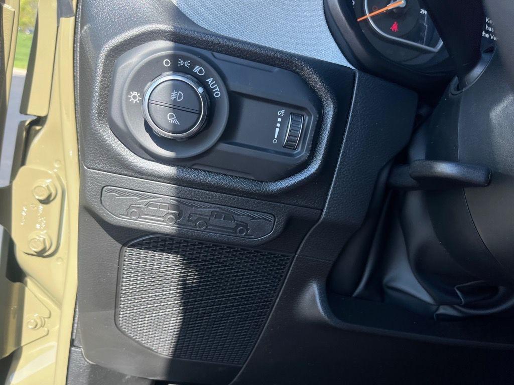 new 2025 Jeep Gladiator car, priced at $44,451