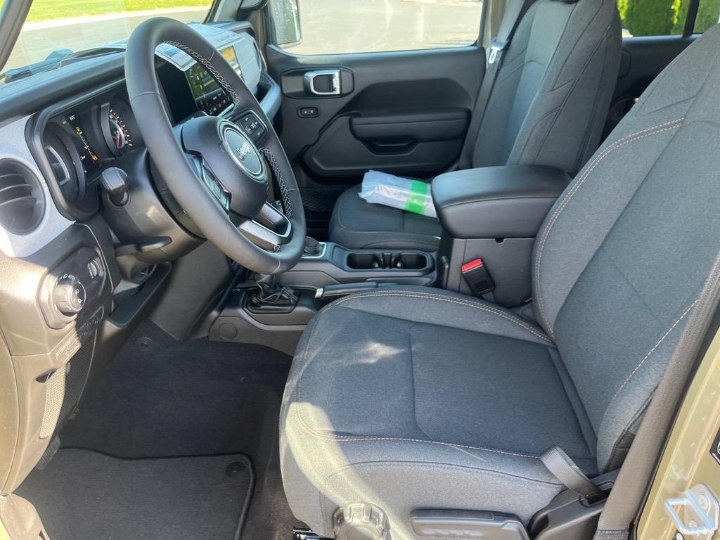 new 2025 Jeep Gladiator car, priced at $44,451