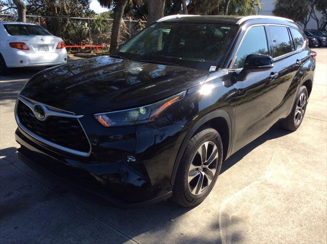 used 2022 Toyota Highlander car, priced at $26,799