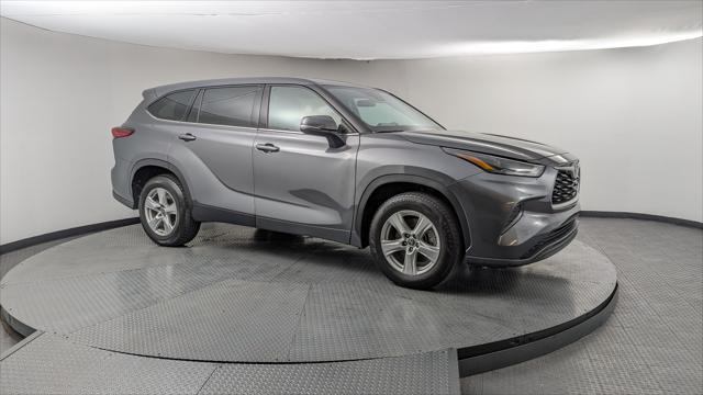 used 2022 Toyota Highlander car, priced at $27,999
