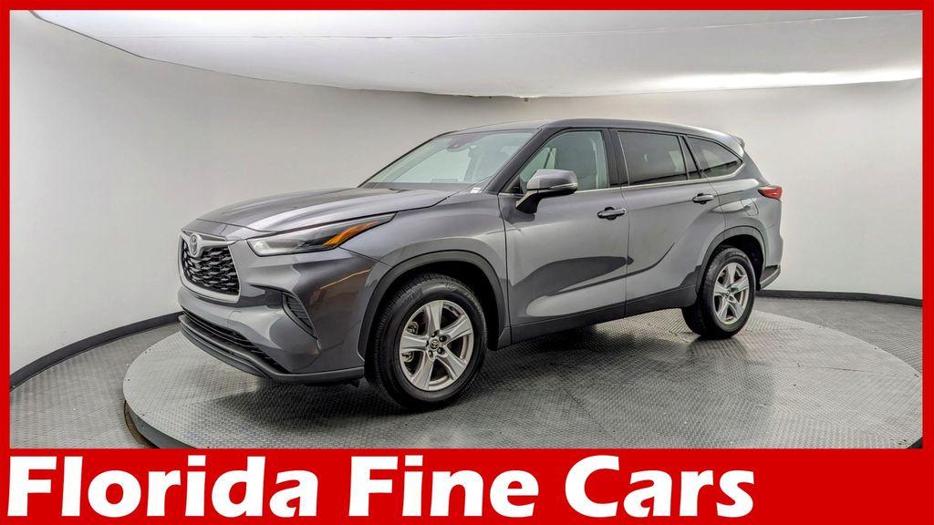 used 2022 Toyota Highlander car, priced at $24,499
