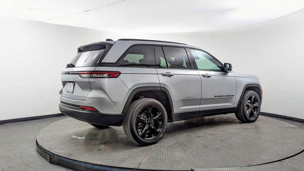used 2024 Jeep Grand Cherokee car, priced at $24,898