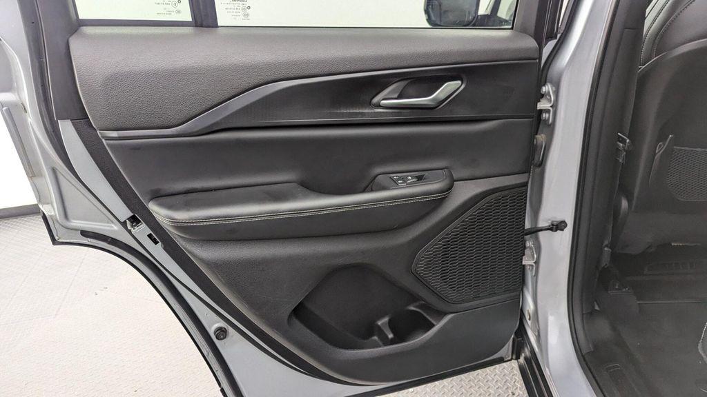 used 2024 Jeep Grand Cherokee car, priced at $24,898