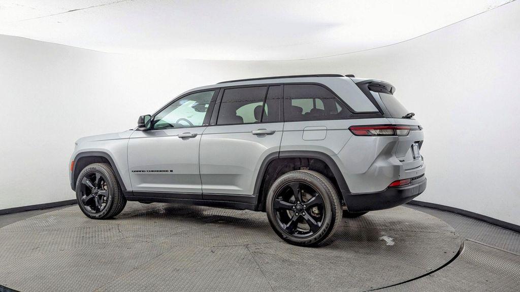 used 2024 Jeep Grand Cherokee car, priced at $24,898