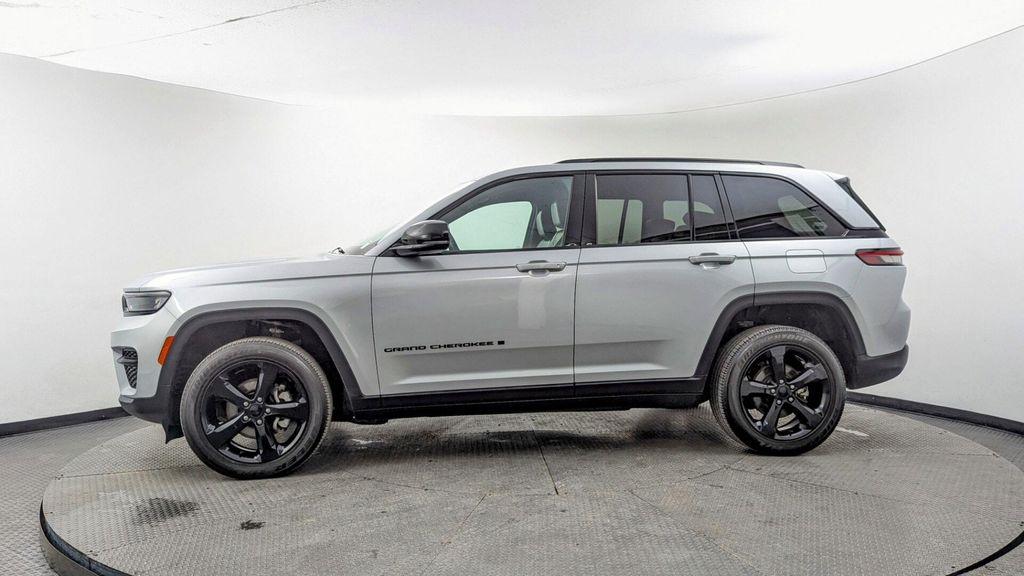 used 2024 Jeep Grand Cherokee car, priced at $24,898