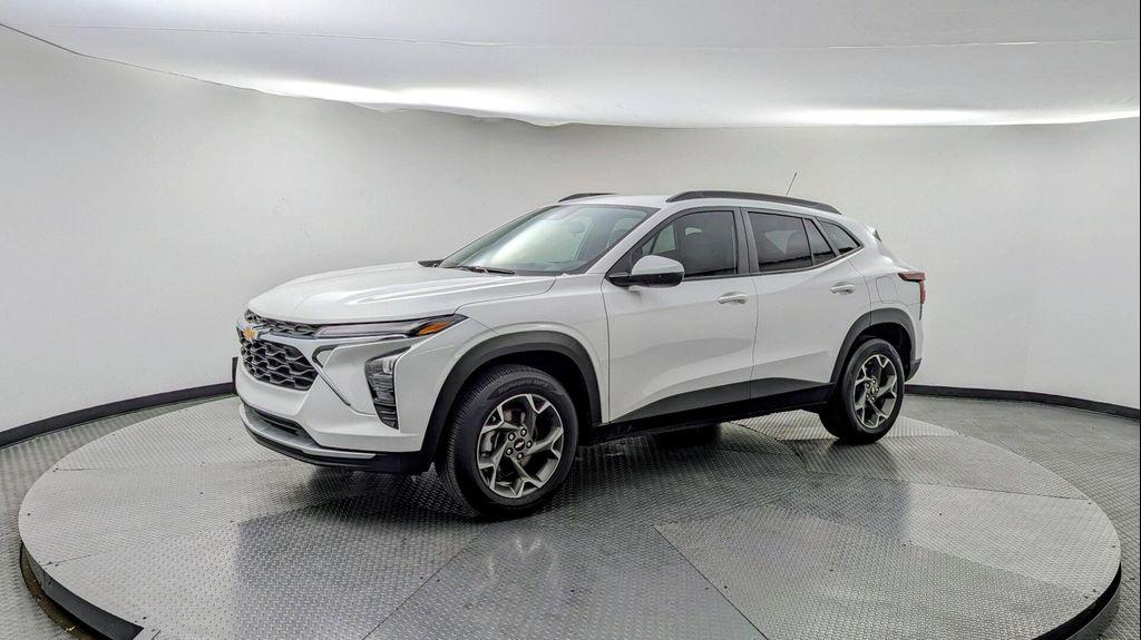used 2025 Chevrolet Trax car, priced at $18,299