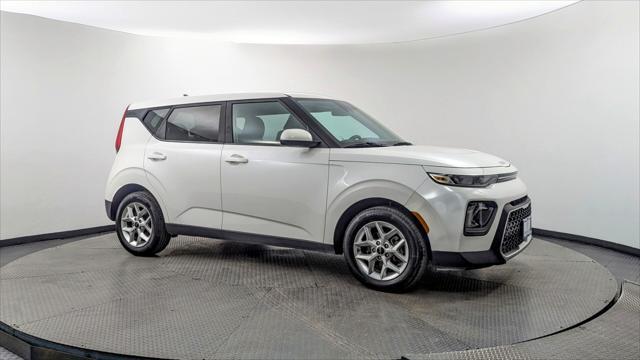 used 2022 Kia Soul car, priced at $10,999