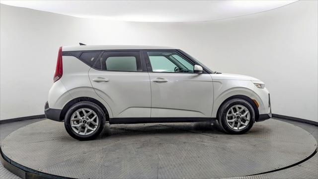 used 2022 Kia Soul car, priced at $10,999