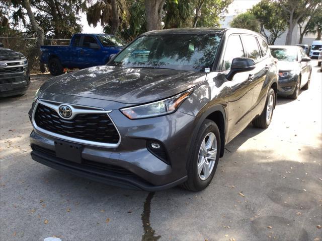 used 2021 Toyota Highlander car, priced at $27,999