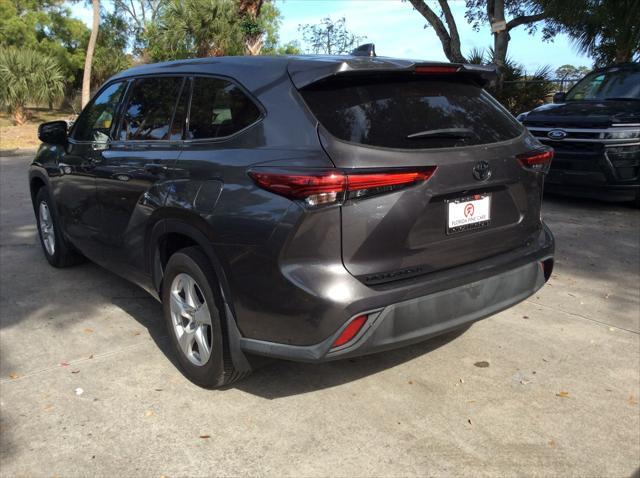 used 2021 Toyota Highlander car, priced at $27,999