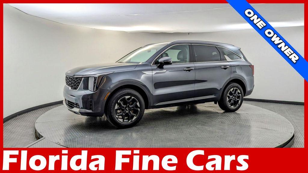 used 2024 Kia Sorento car, priced at $25,899