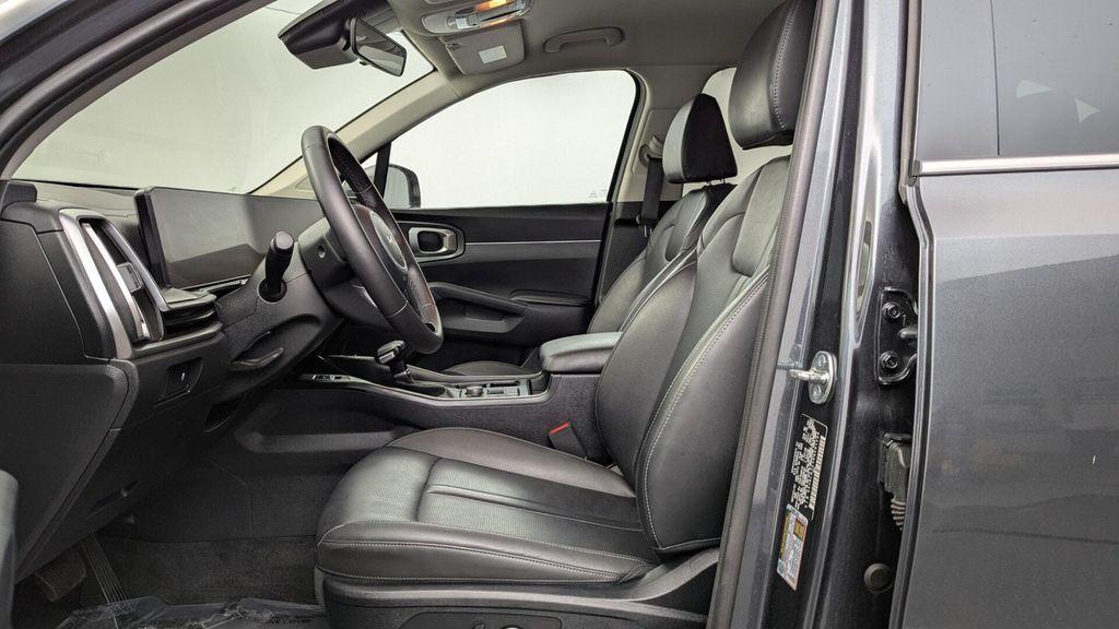 used 2024 Kia Sorento car, priced at $25,899