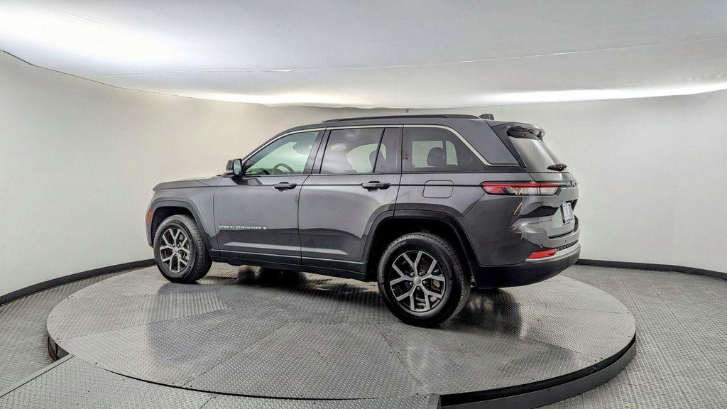 used 2024 Jeep Grand Cherokee car, priced at $28,399