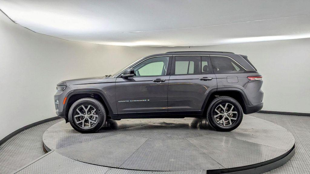 used 2024 Jeep Grand Cherokee car, priced at $28,399