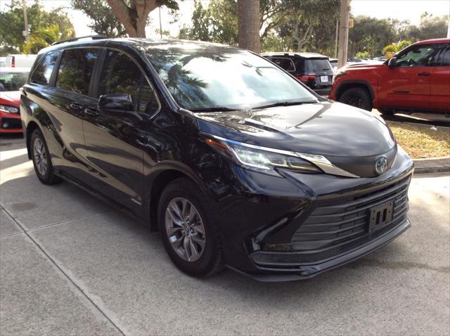 used 2021 Toyota Sienna car, priced at $29,999