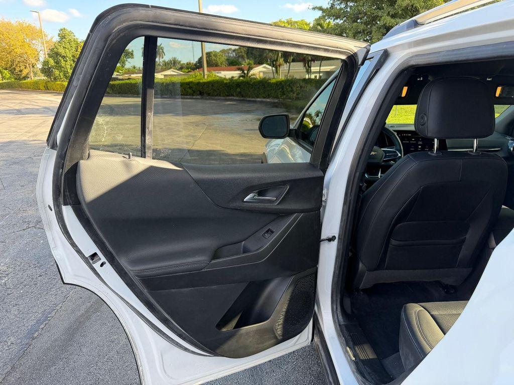 used 2025 Chevrolet Equinox car, priced at $23,499