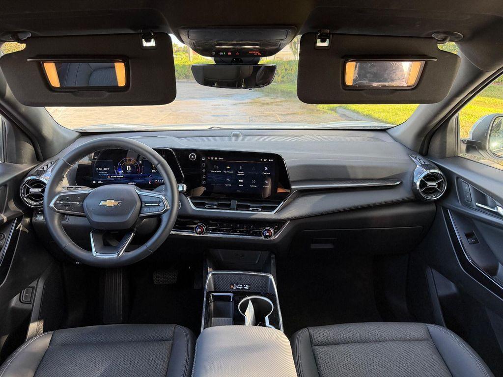 used 2025 Chevrolet Equinox car, priced at $23,499