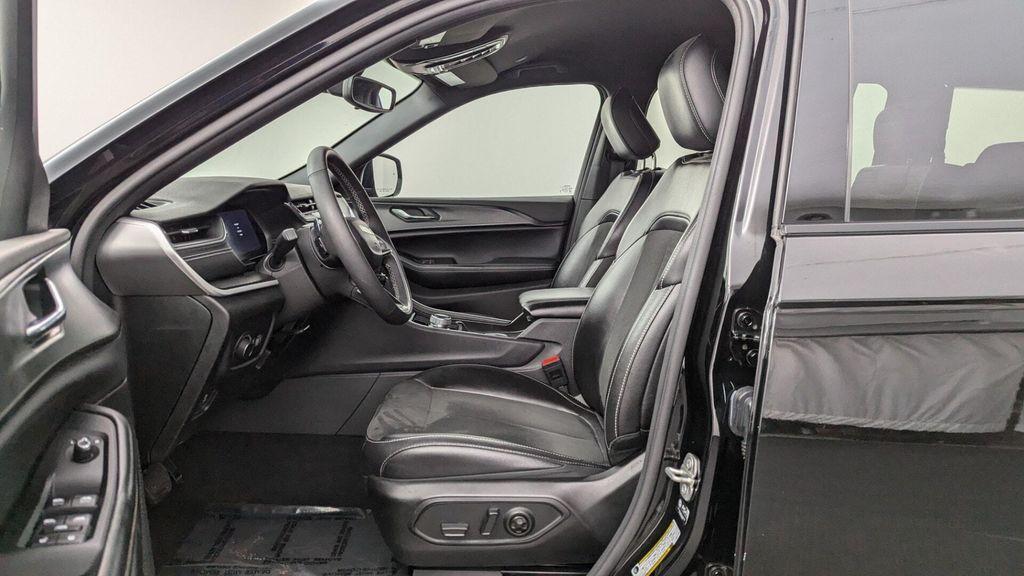 used 2024 Jeep Grand Cherokee L car, priced at $25,699