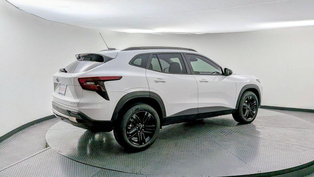 used 2025 Chevrolet Trax car, priced at $21,499