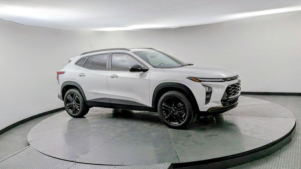 used 2025 Chevrolet Trax car, priced at $21,499