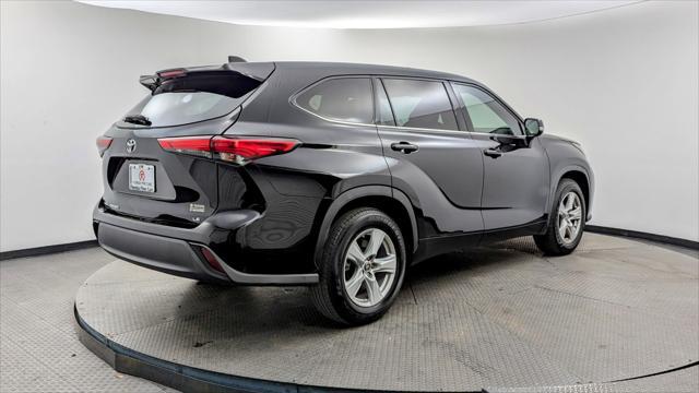 used 2020 Toyota Highlander car, priced at $21,899