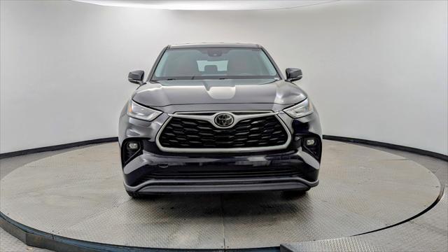 used 2020 Toyota Highlander car, priced at $21,899