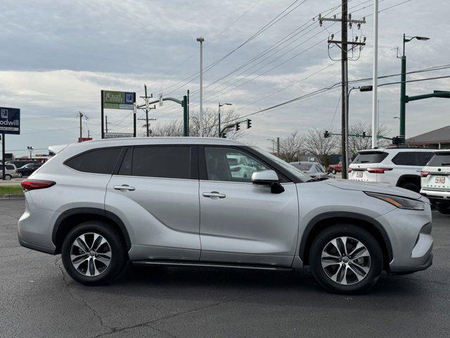 used 2022 Toyota Highlander car, priced at $34,677