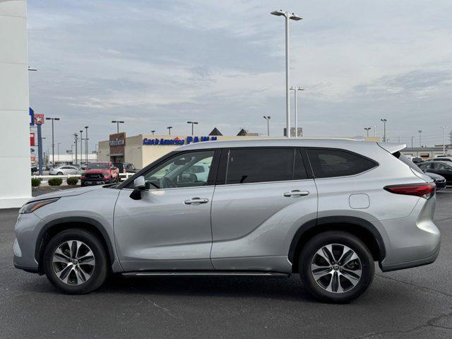 used 2022 Toyota Highlander car, priced at $34,677