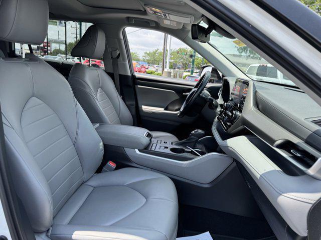 used 2021 Toyota Highlander car, priced at $33,565