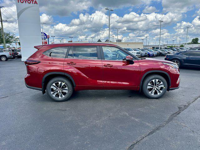 new 2025 Toyota Highlander car, priced at $46,963