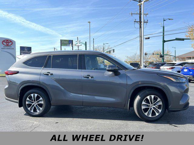 used 2021 Toyota Highlander car, priced at $35,109