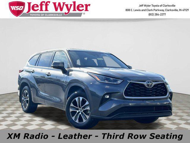 used 2021 Toyota Highlander car, priced at $35,109