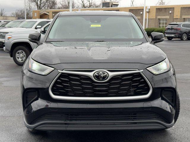 used 2023 Toyota Highlander car, priced at $31,302