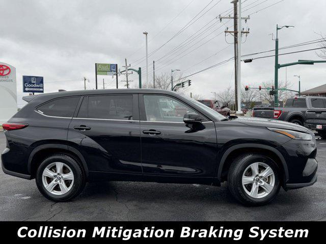 used 2023 Toyota Highlander car, priced at $31,302