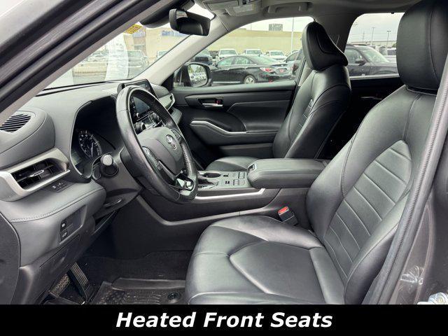 used 2021 Toyota Highlander car, priced at $31,896