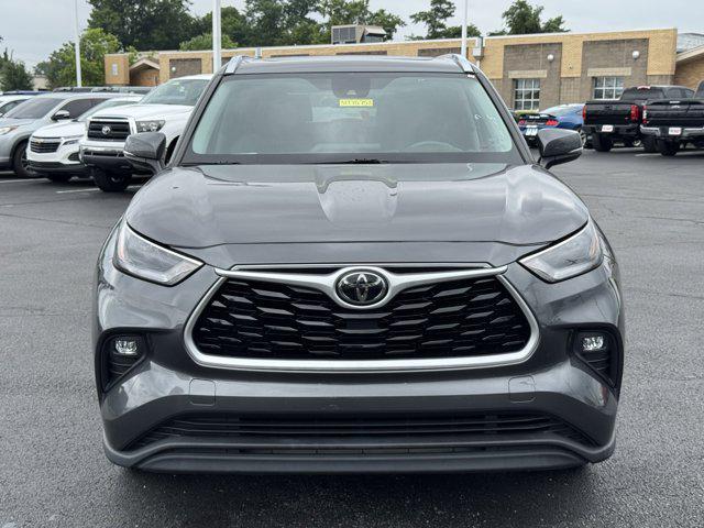 used 2021 Toyota Highlander car, priced at $31,896