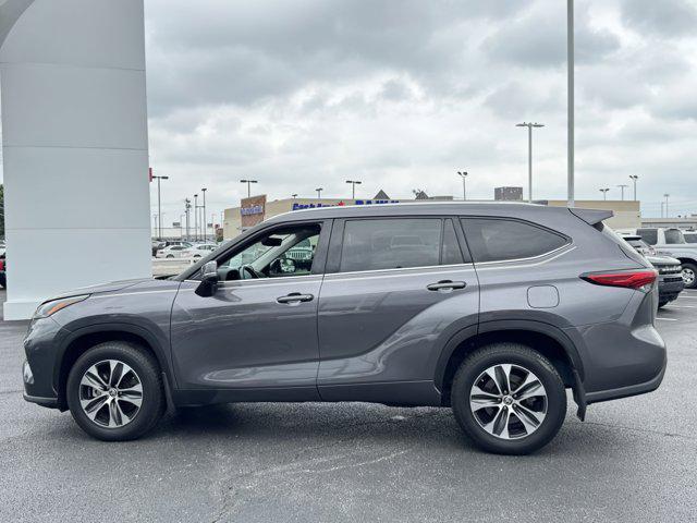 used 2021 Toyota Highlander car, priced at $31,896