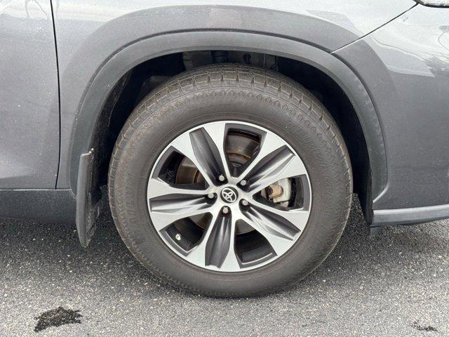 used 2021 Toyota Highlander car, priced at $31,896