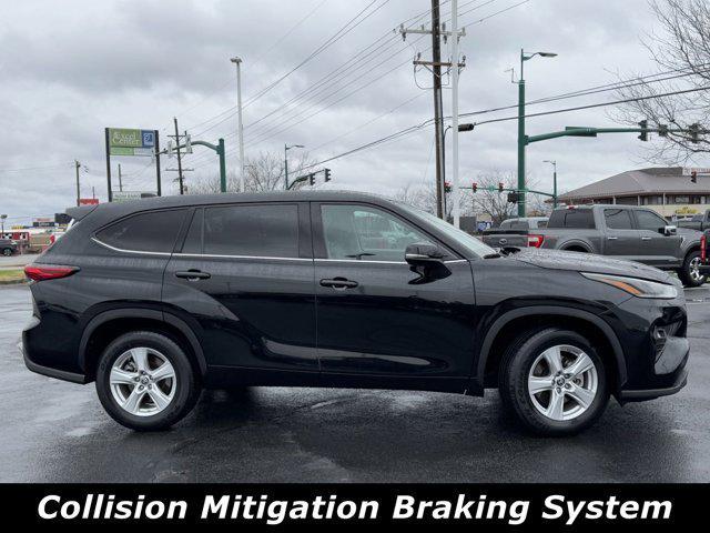 used 2021 Toyota Highlander car, priced at $29,995