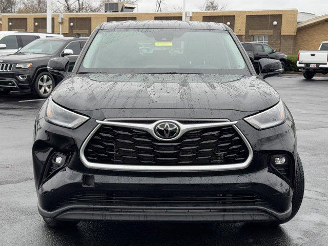 used 2021 Toyota Highlander car, priced at $29,995