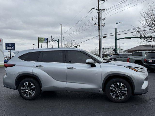 used 2020 Toyota Highlander car, priced at $28,747