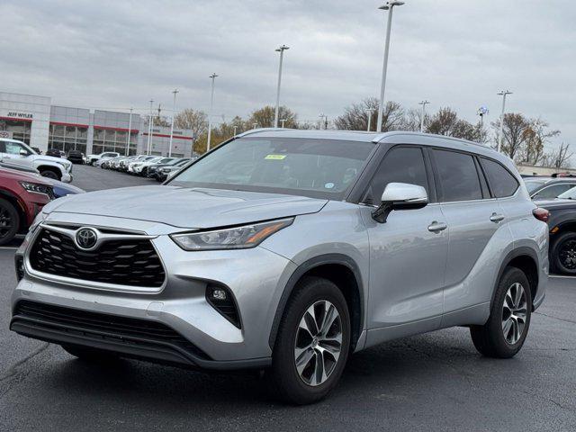 used 2020 Toyota Highlander car, priced at $28,747