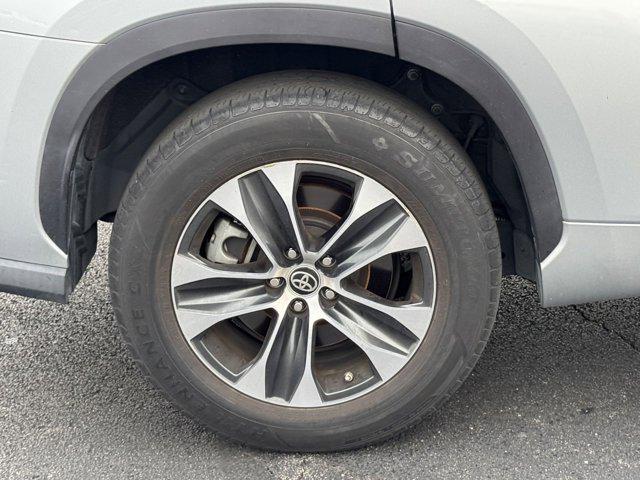 used 2020 Toyota Highlander car, priced at $28,747