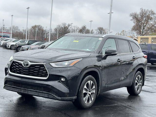 used 2021 Toyota Highlander car, priced at $34,943