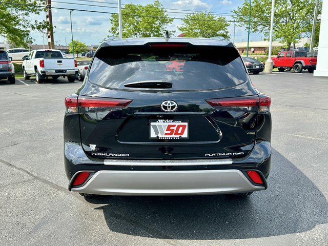 new 2025 Toyota Highlander car, priced at $54,521