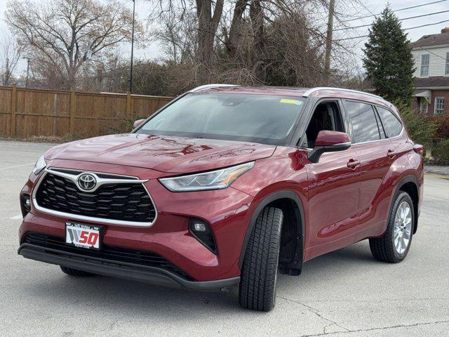 used 2022 Toyota Highlander car, priced at $35,348