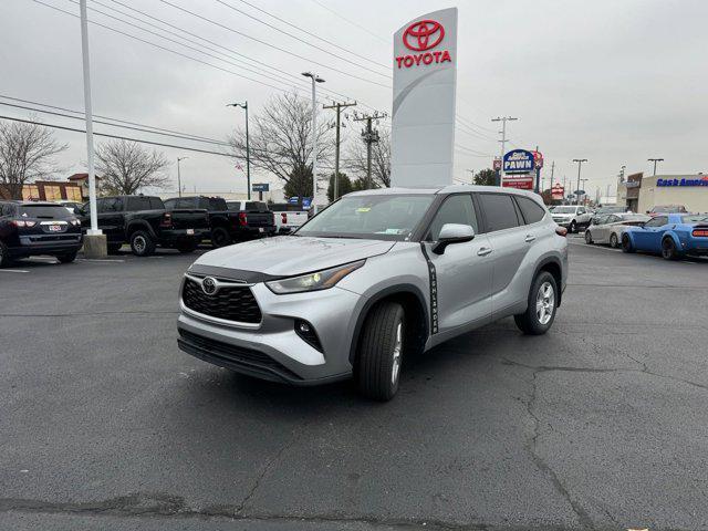 used 2023 Toyota Highlander car, priced at $36,395