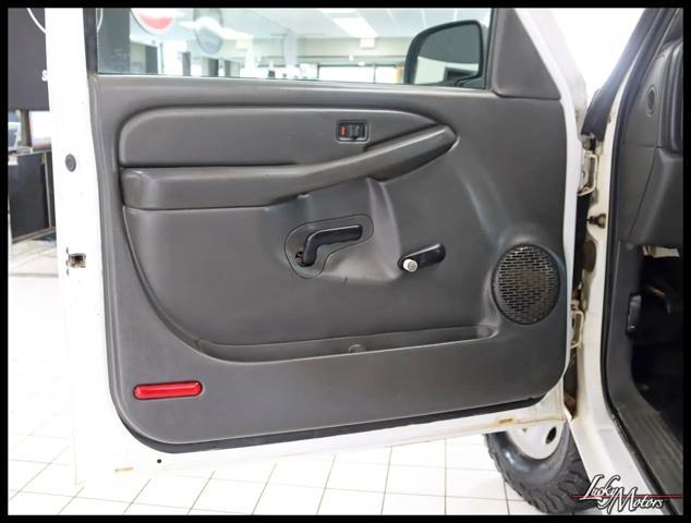 used 2004 Chevrolet Silverado 2500 car, priced at $10,980