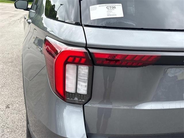 new 2025 Ford Explorer car, priced at $46,925