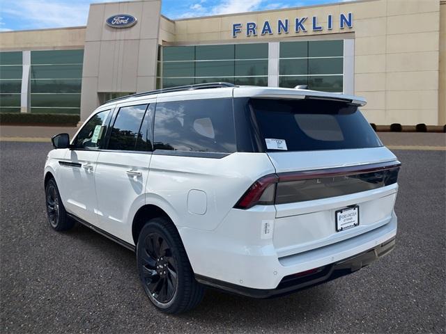 new 2025 Lincoln Navigator car, priced at $110,635